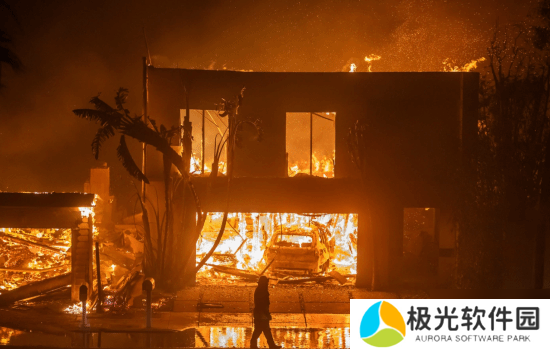 美国山火与给她爱5虚拟世界的交织：这些地方被摧毁